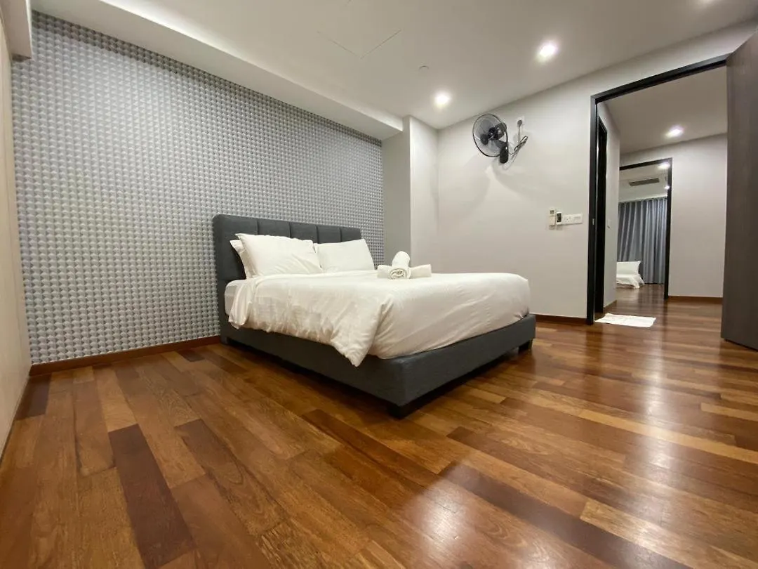 Sunrise Gurney Beautiful Sea Or City View Duplex 2Br Apartment George Town