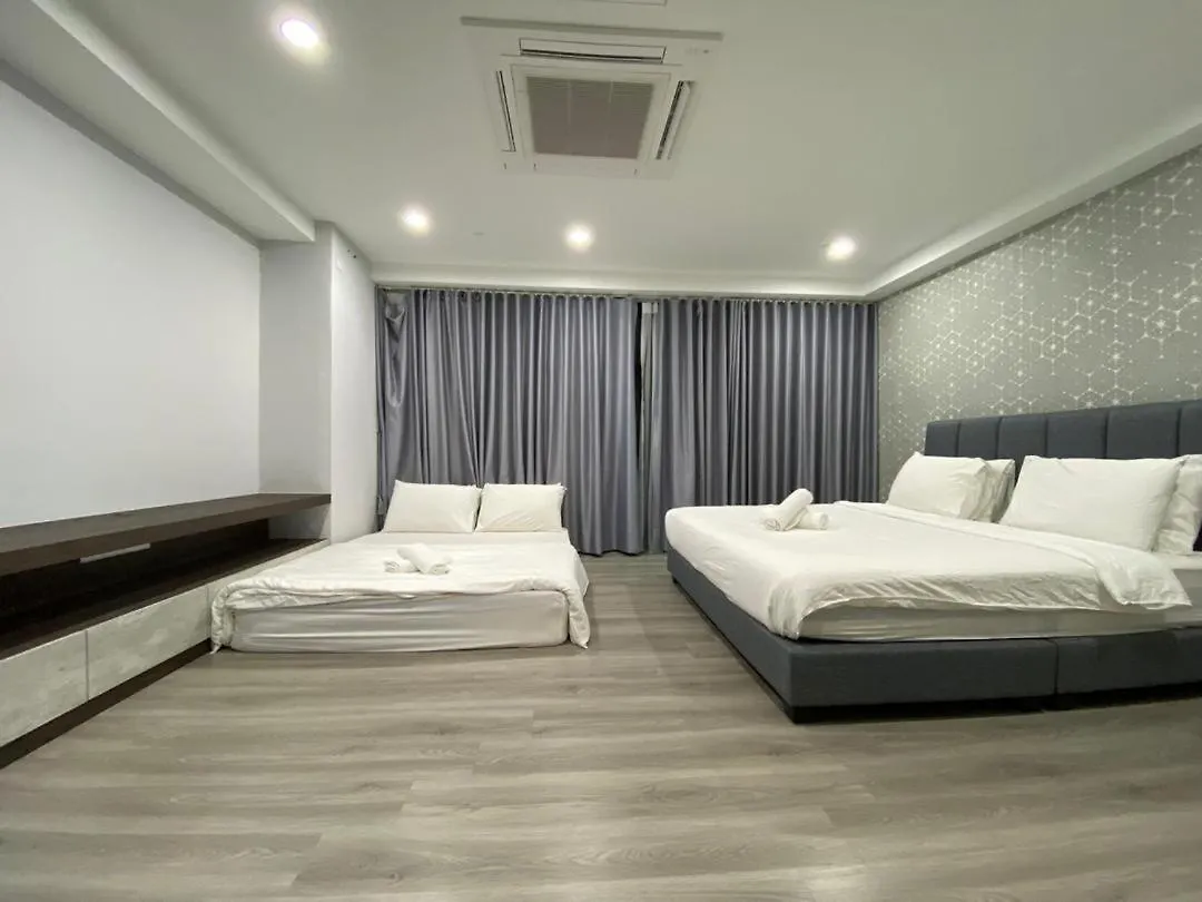 Sunrise Gurney Beautiful Sea Or City View Duplex 2Br Apartment George Town