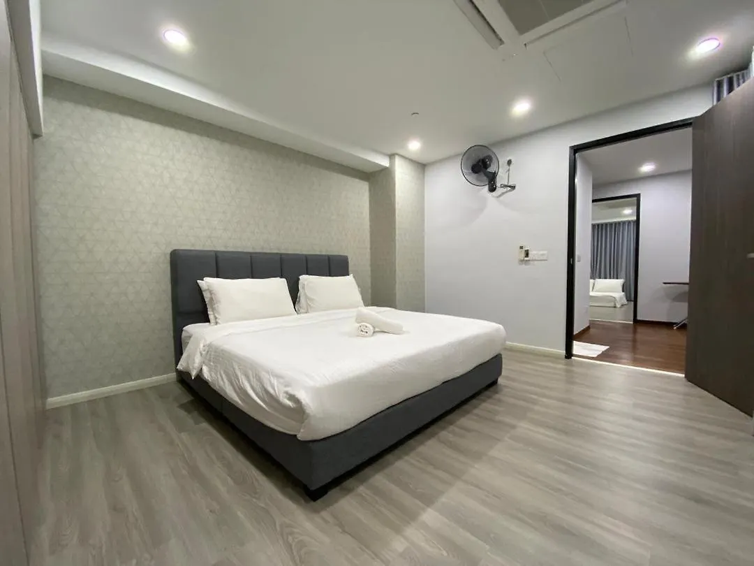 Sunrise Gurney Beautiful Sea Or City View Duplex 2Br Apartment George Town