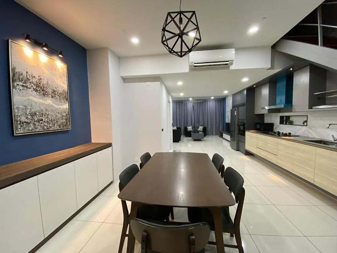 Sunrise Gurney Beautiful Sea Or City View Duplex 2Br Apartment George Town