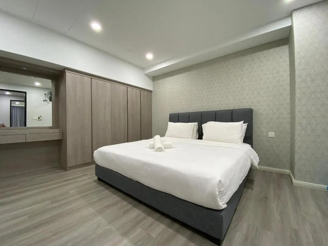 Sunrise Gurney Beautiful Sea Or City View Duplex 2Br Apartment George Town Malaysia